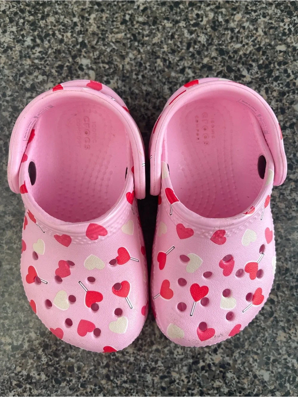 Crocs Kids Pink Heart-Print Clog Shoes size 6